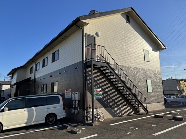 エトランス西庄の物件外観写真